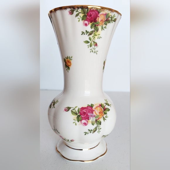 SOLD Royal Albert Old Country Roses Floral Vase Bone China Gold Trim - Picture 14 of 16